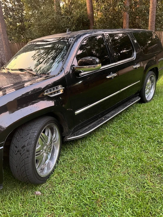 2007 Cadillac Escalade & EXT 3rd Gen - Image 2 of 21