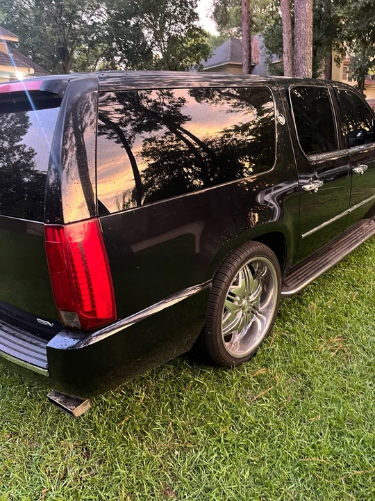 2007 Cadillac Escalade & EXT 3rd Gen - Image 3 of 21