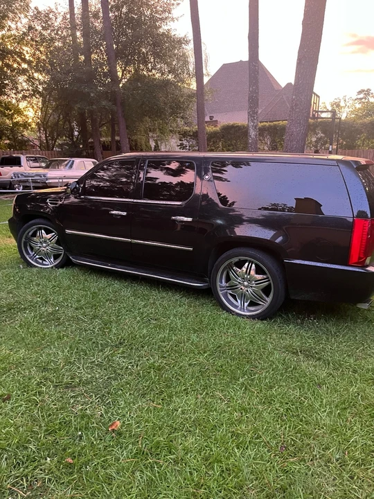 2007 Cadillac Escalade & EXT 3rd Gen - Image 4 of 21