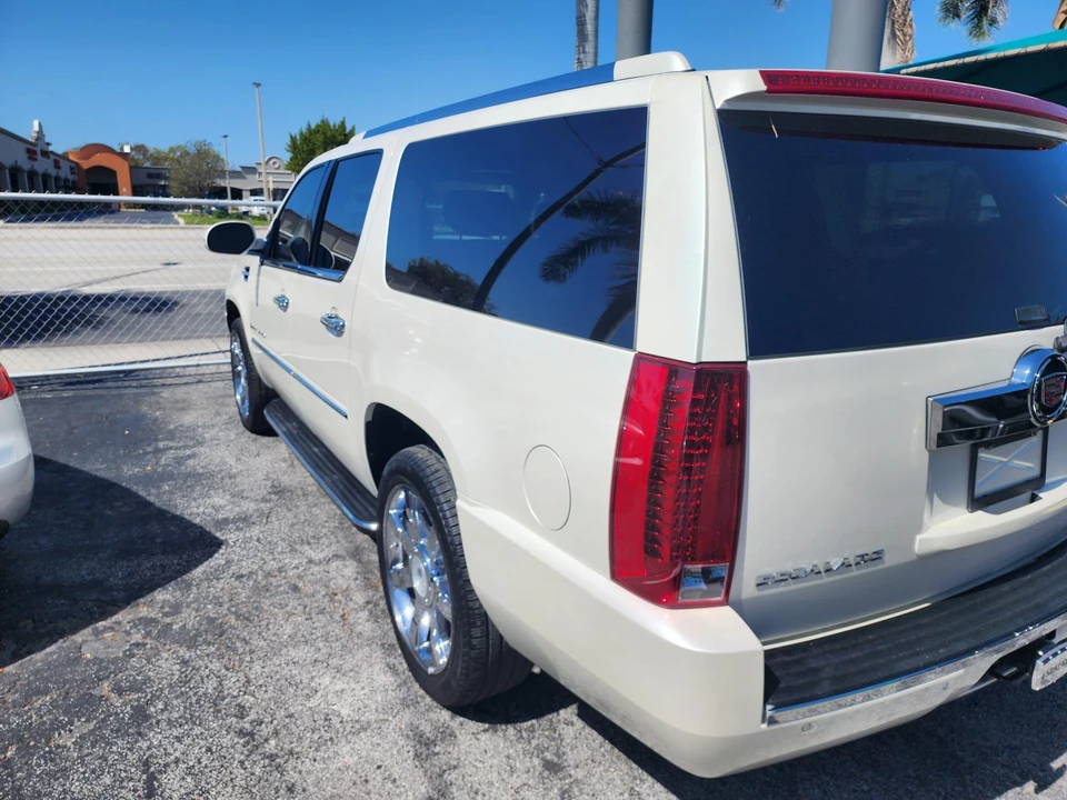 2007 Cadillac Escalade & EXT 3rd Gen - Image 15 of 31