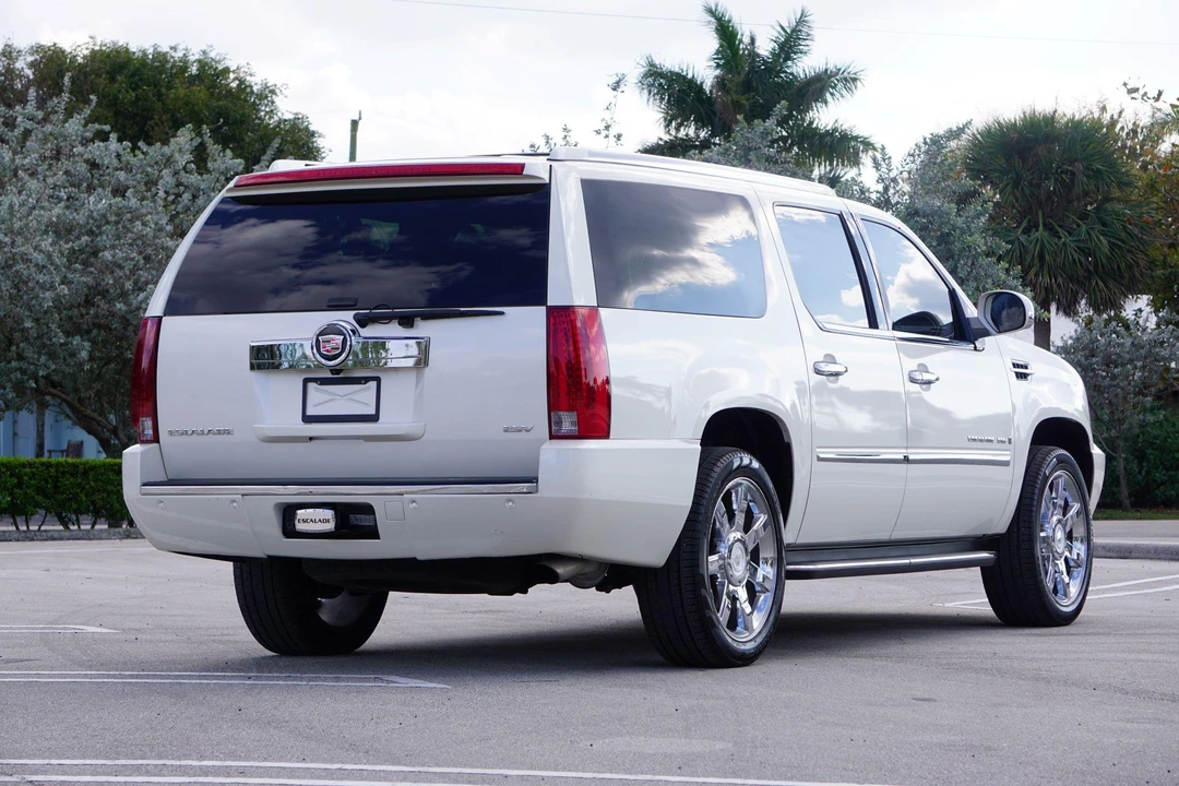 2007 Cadillac Escalade & EXT 3rd Gen - Image 6 of 31