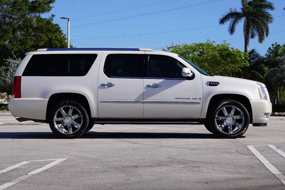 2007 Cadillac Escalade & EXT 3rd Gen - Image 9 of 31