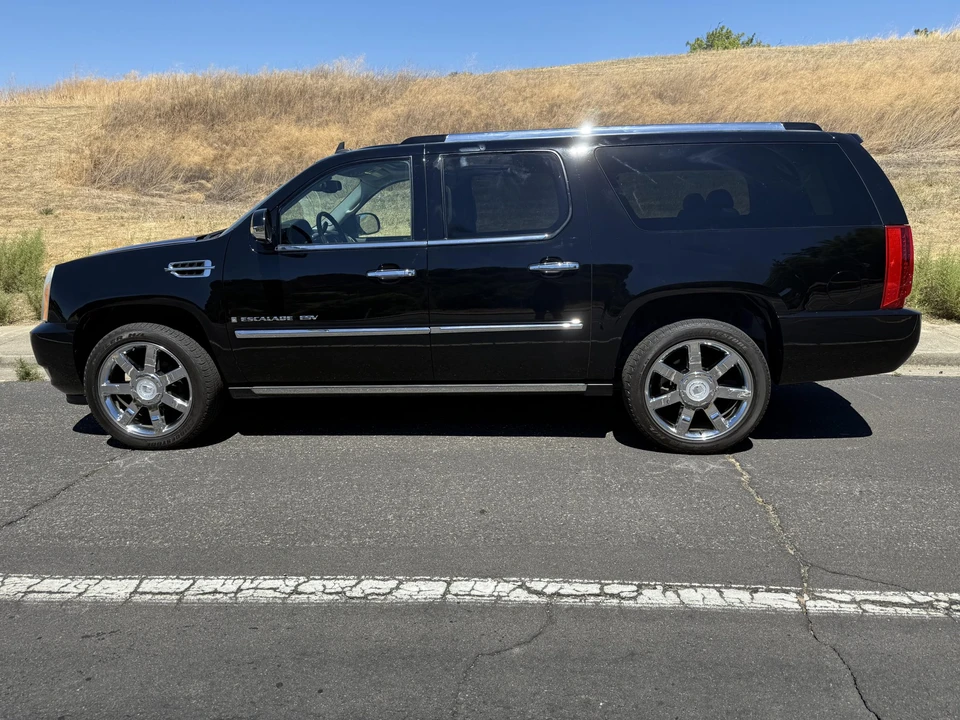 2007 Cadillac Escalade & EXT 3rd Gen - Image 10 of 31