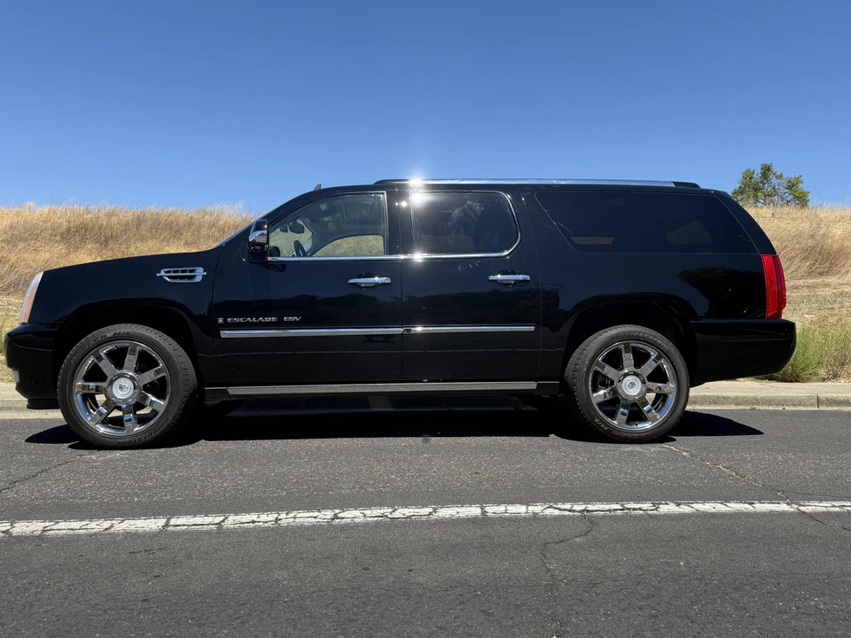 2007 Cadillac Escalade & EXT 3rd Gen - Image 12 of 31