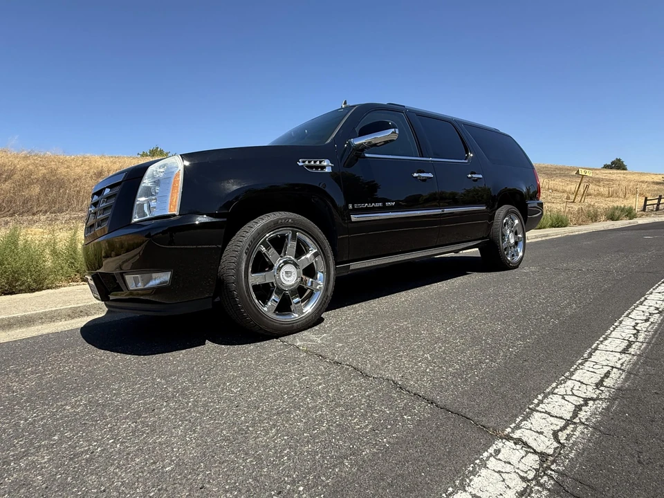 2007 Cadillac Escalade & EXT 3rd Gen - Image 6 of 31