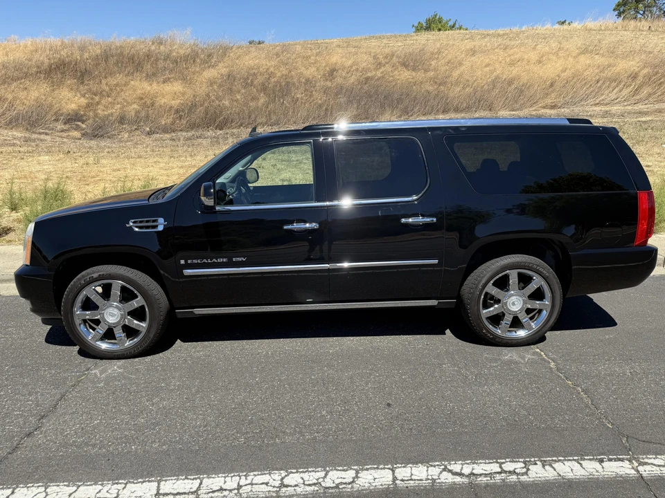 2007 Cadillac Escalade & EXT 3rd Gen - Image 11 of 31