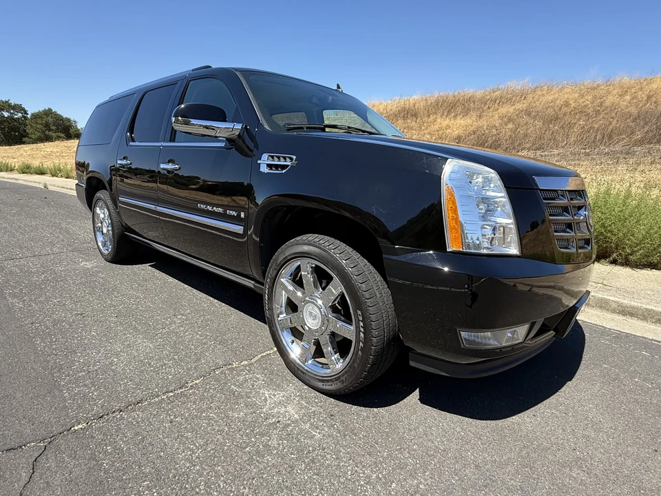 2007 Cadillac Escalade & EXT 3rd Gen - Image 25 of 31