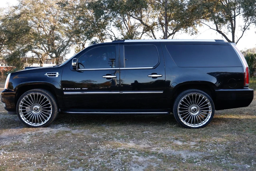 2007 Cadillac Escalade & EXT 3rd Gen - Image 3 of 12