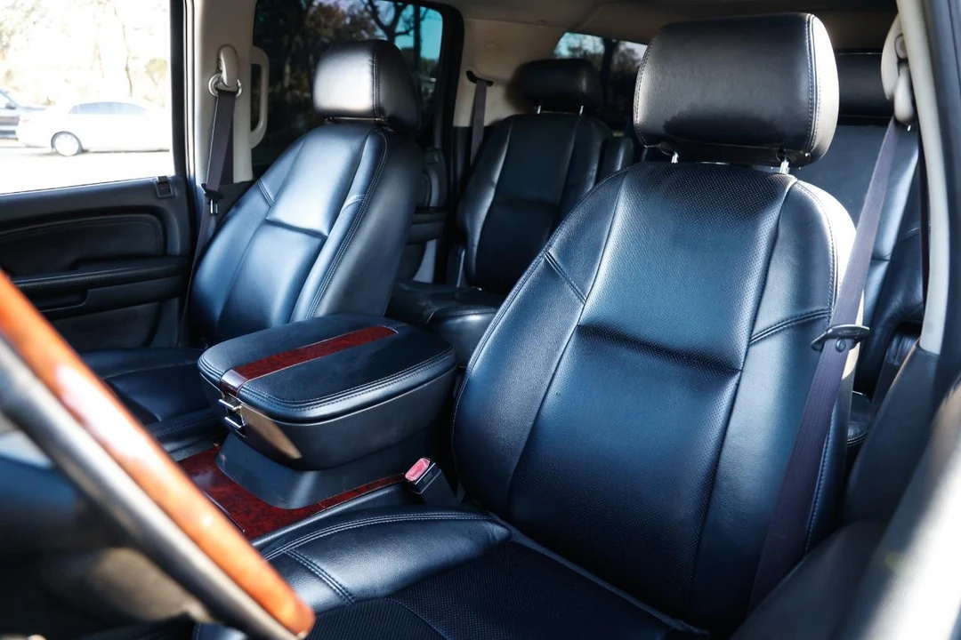 2007 Cadillac Escalade & EXT 3rd Gen - Image 6 of 12