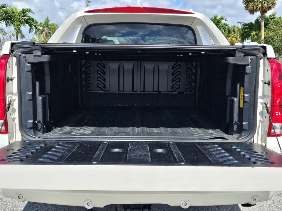 2007 Cadillac Escalade & EXT 3rd Gen - Image 17 of 31