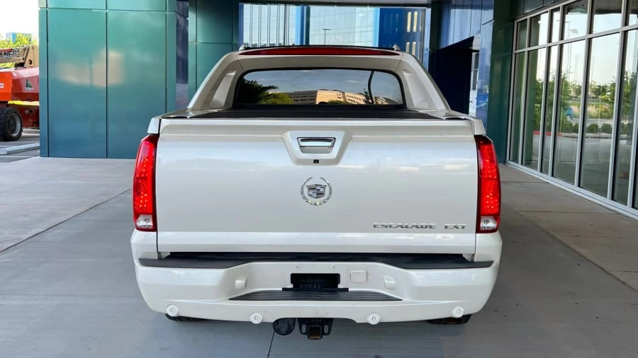 2007 Cadillac Escalade & EXT 3rd Gen - Image 2 of 19
