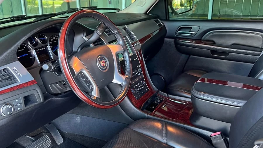 2007 Cadillac Escalade & EXT 3rd Gen - Image 3 of 19