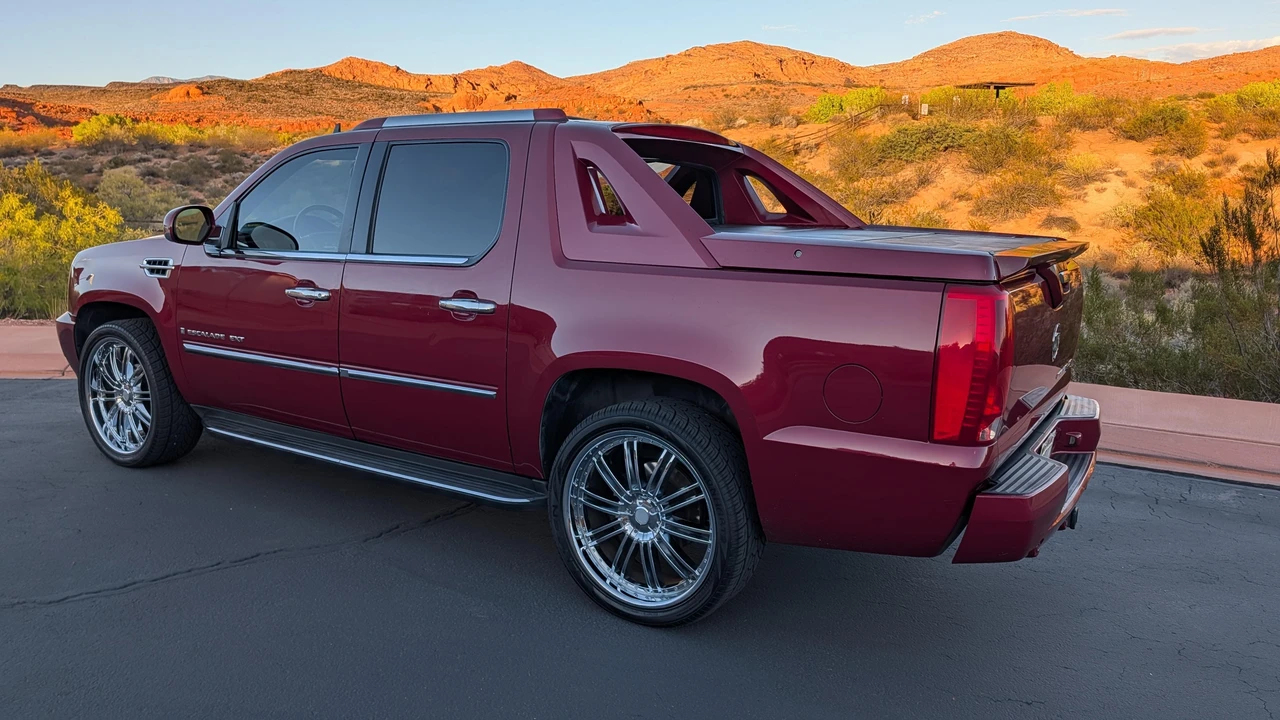 2007 Cadillac Escalade & EXT 3rd Gen - Image 7 of 31