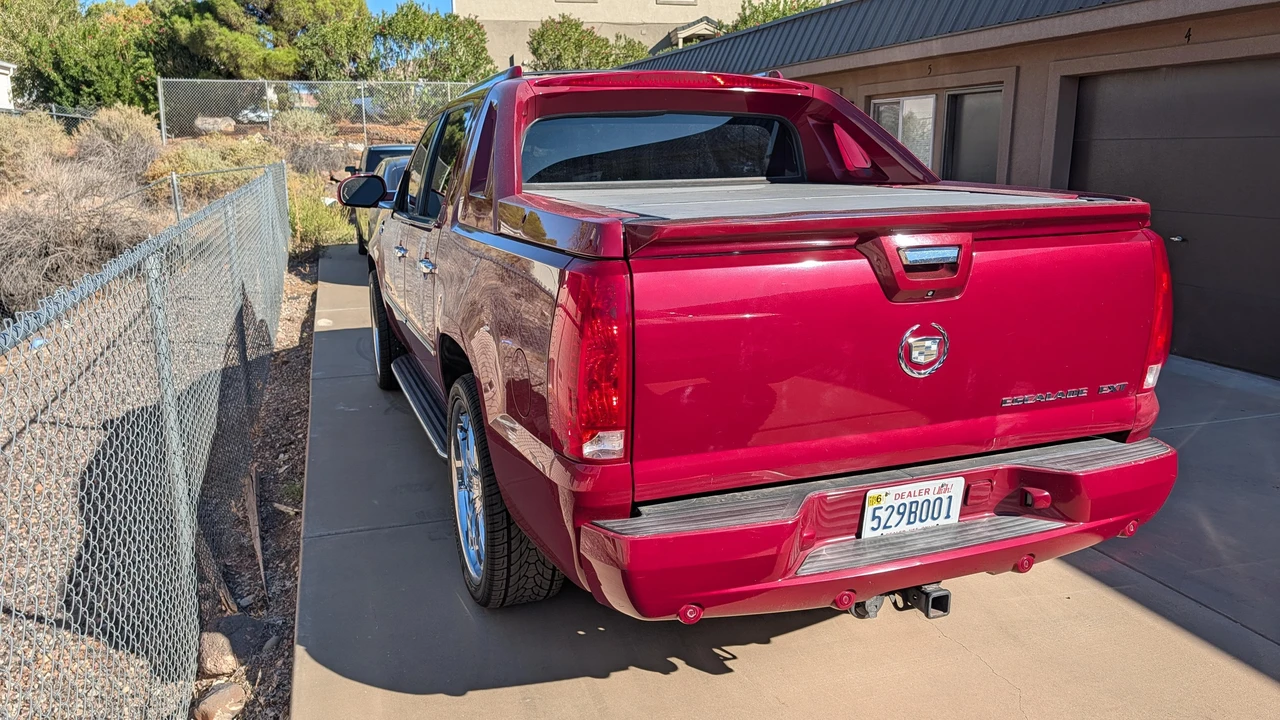 2007 Cadillac Escalade & EXT 3rd Gen - Image 8 of 31