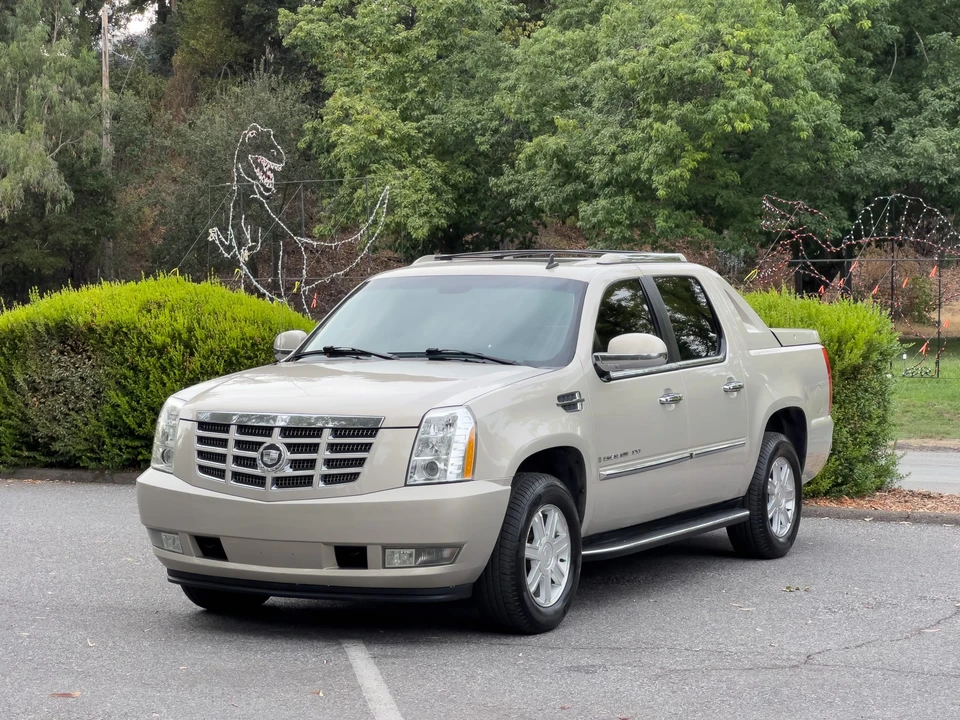 2007 Cadillac Escalade & EXT 3rd Gen - Image 6 of 31