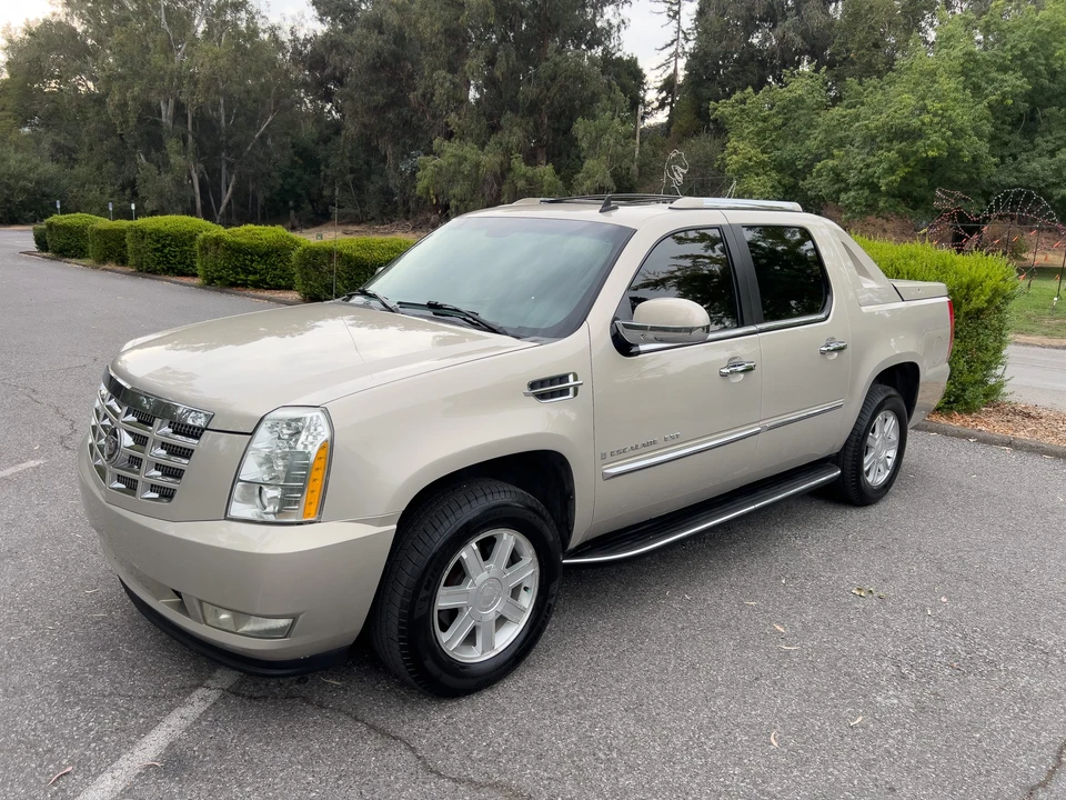 2007 Cadillac Escalade & EXT 3rd Gen - Image 5 of 31