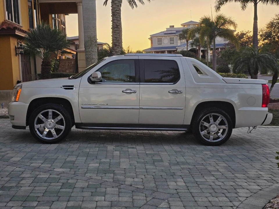2007 Cadillac Escalade & EXT 3rd Gen - Image 17 of 21