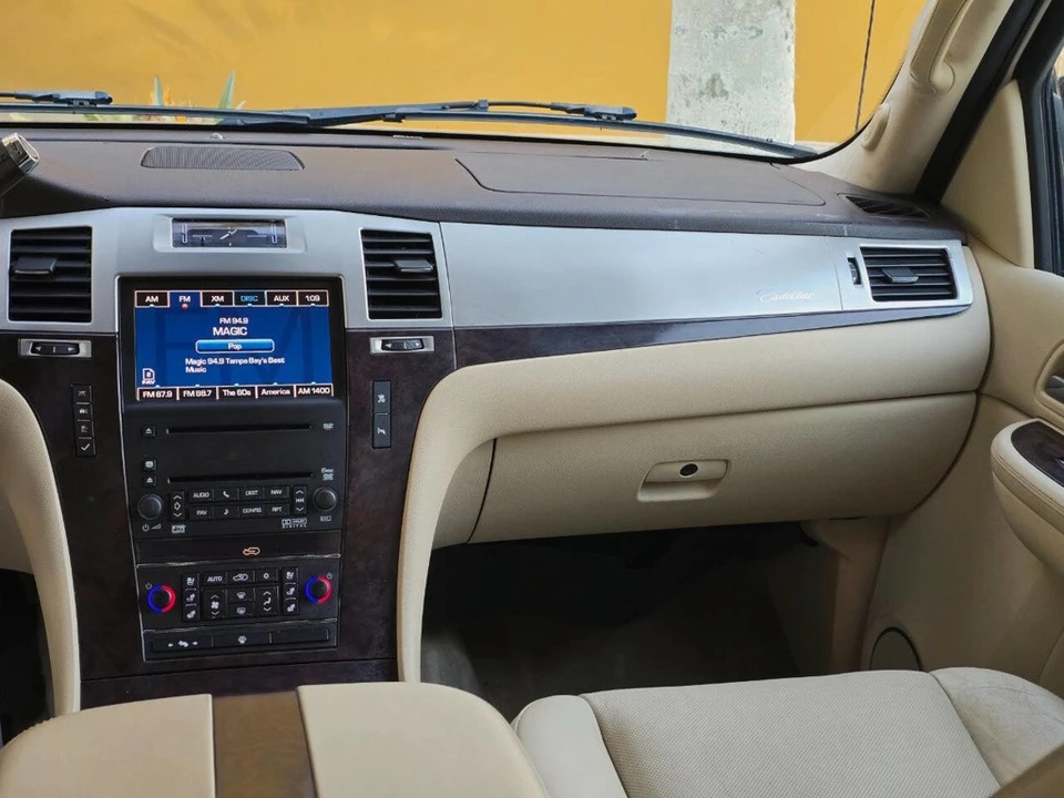 2007 Cadillac Escalade & EXT 3rd Gen - Image 10 of 21