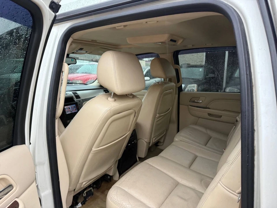 2007 Cadillac Escalade & EXT 3rd Gen - Image 9 of 21