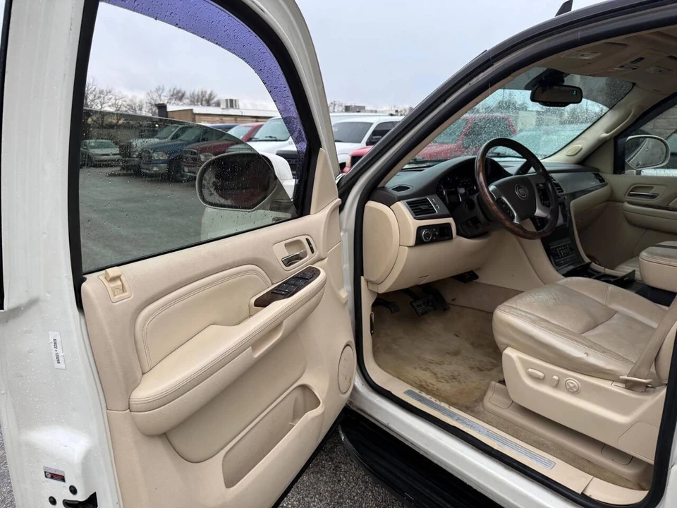 2007 Cadillac Escalade & EXT 3rd Gen - Image 18 of 21