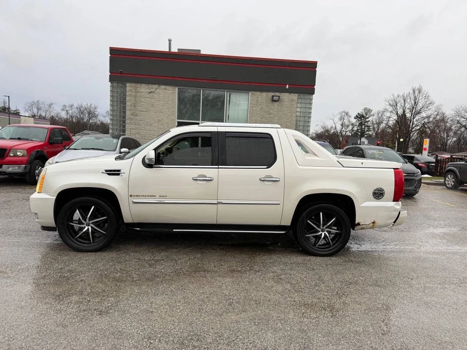 2007 Cadillac Escalade & EXT 3rd Gen - Image 2 of 21