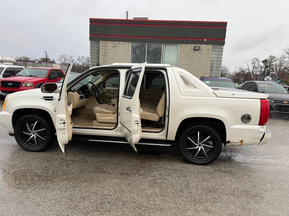 2007 Cadillac Escalade & EXT 3rd Gen - Image 19 of 21