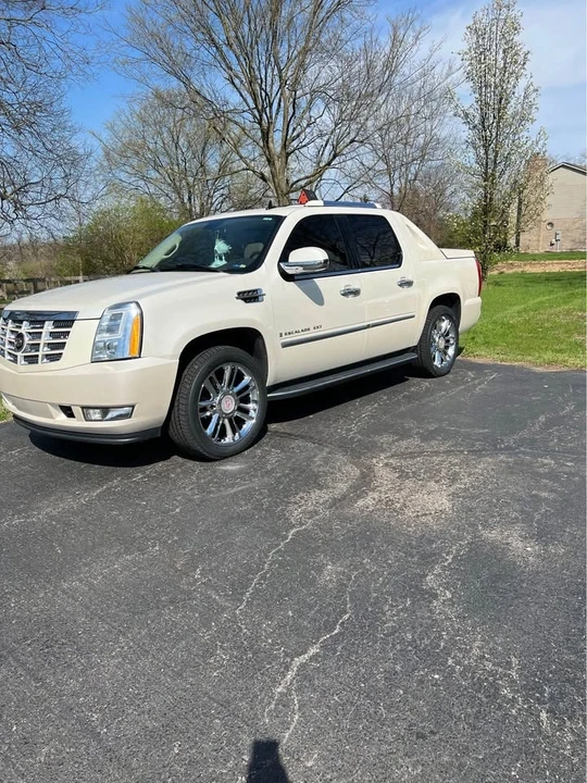2007 Cadillac Escalade & EXT 3rd Gen - Image 2 of 5