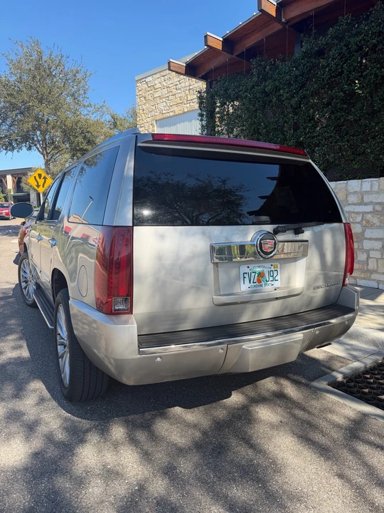 2007 Cadillac Escalade & EXT 3rd Gen - Image 2 of 10