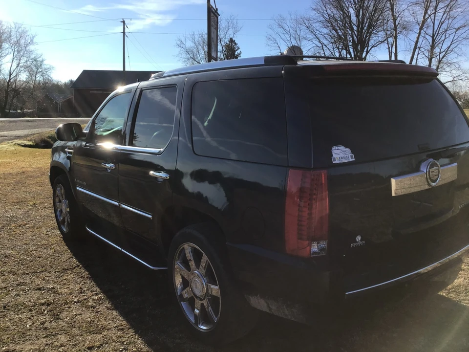 2007 Cadillac Escalade & EXT 3rd Gen - Image 3 of 21