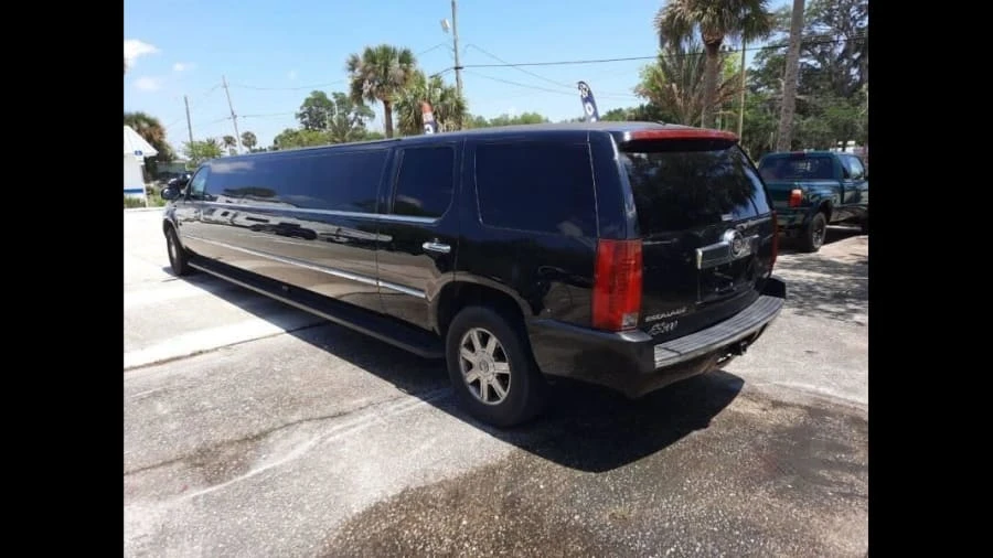 2007 Cadillac Escalade & EXT 3rd Gen - Image 2 of 12