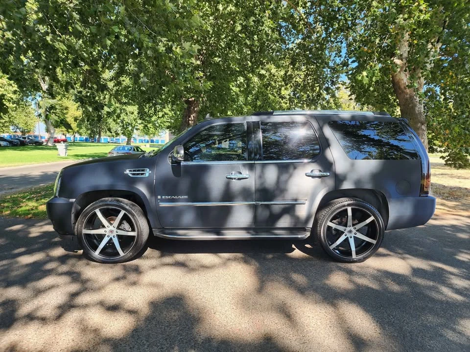 2007 Cadillac Escalade & EXT 3rd Gen - Image 2 of 15