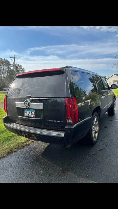 2007 Cadillac Escalade & EXT 3rd Gen - Image 2 of 10