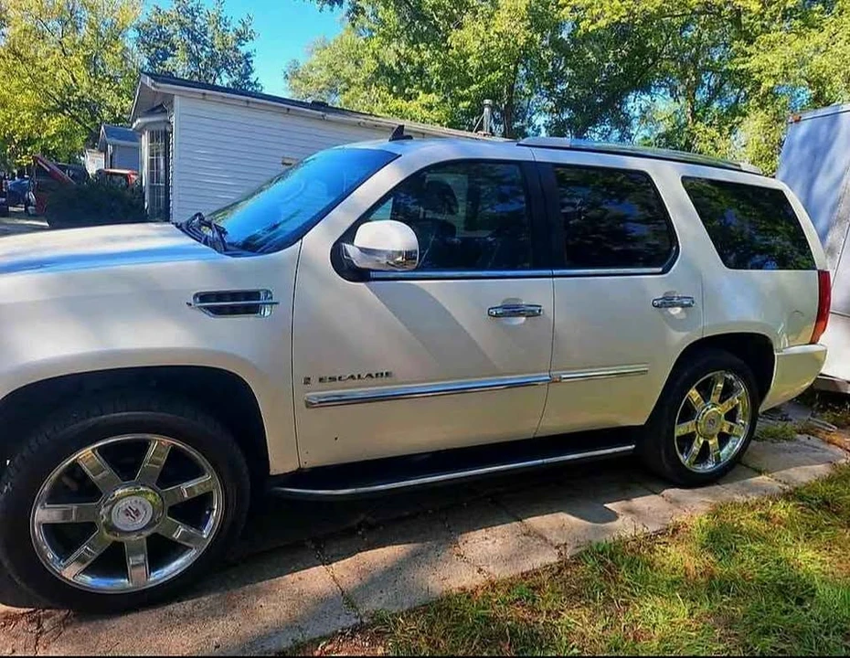 2007 Cadillac Escalade & EXT 3rd Gen - Image 2 of 7