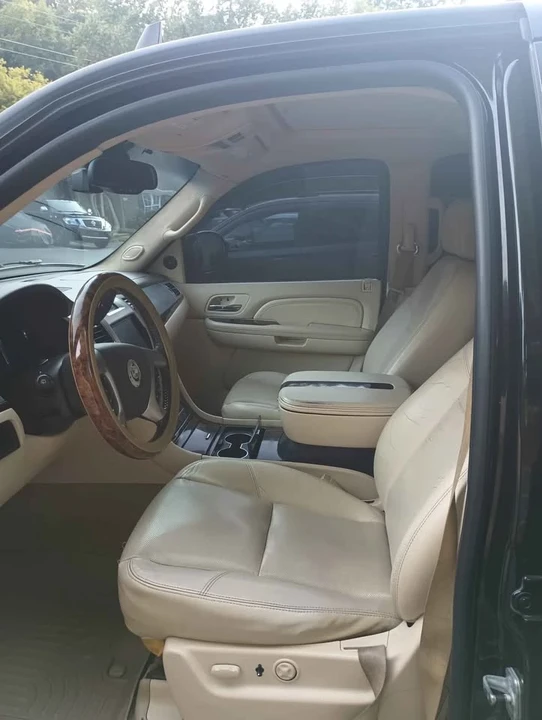 2007 Cadillac Escalade & EXT 3rd Gen - Image 6 of 10