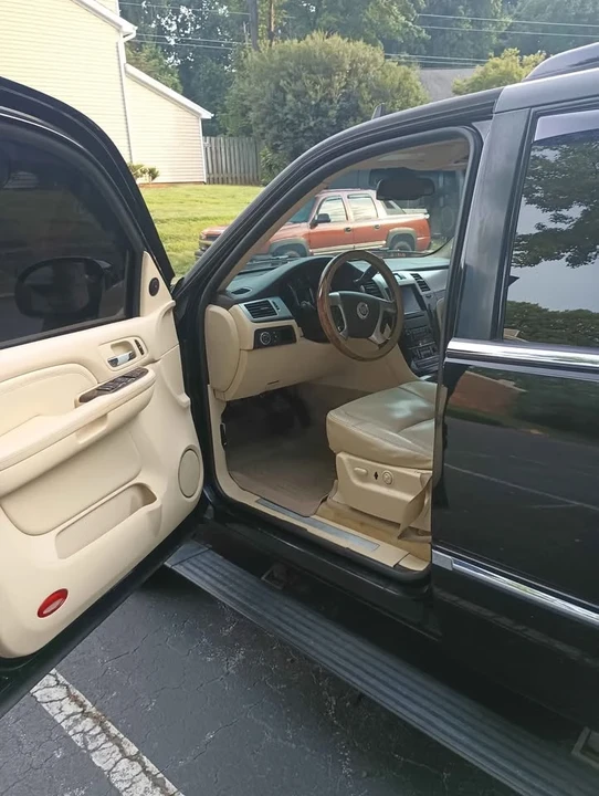 2007 Cadillac Escalade & EXT 3rd Gen - Image 5 of 10