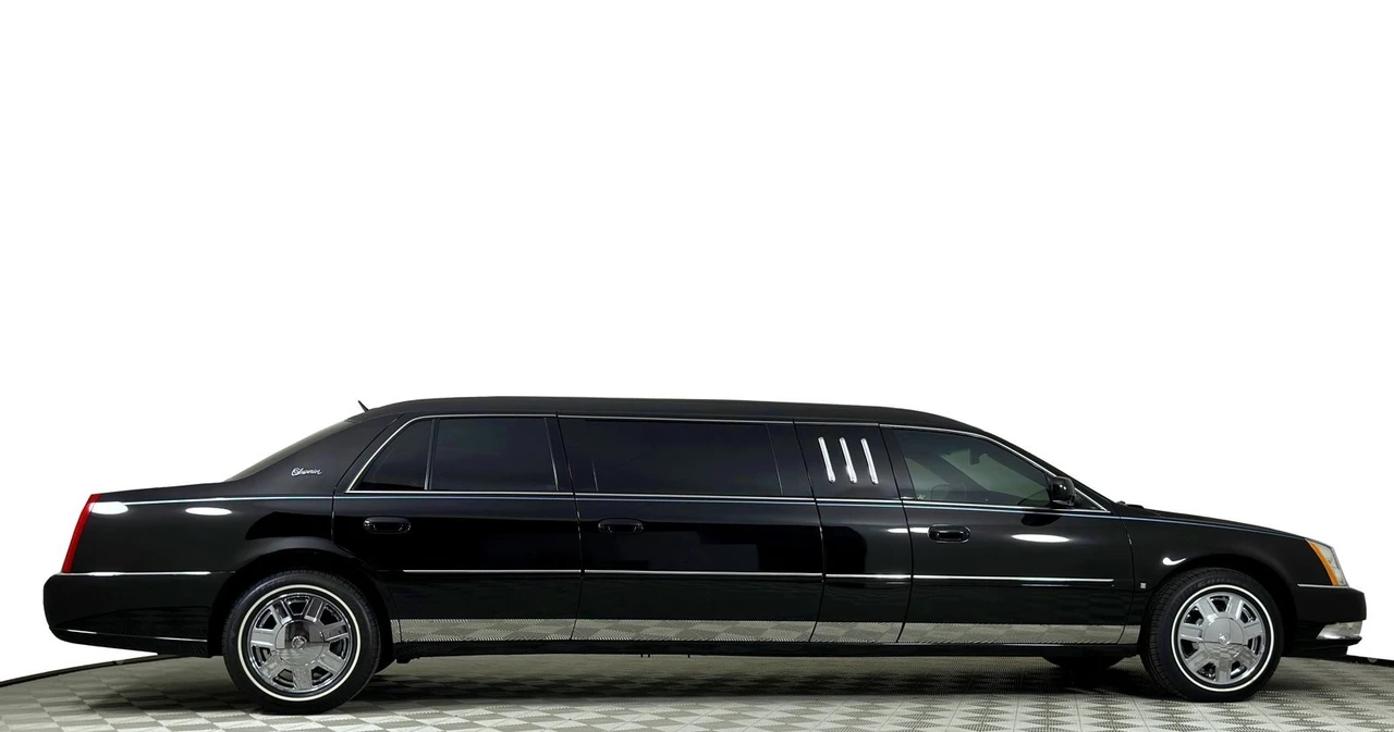 2007 Cadillac DTS - Image 2 of 11
