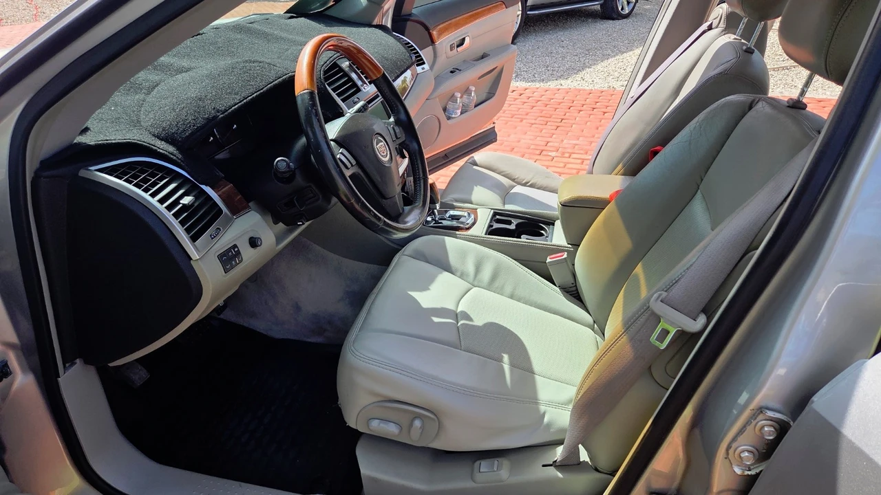 2007 Cadillac SRX - Image 7 of 15
