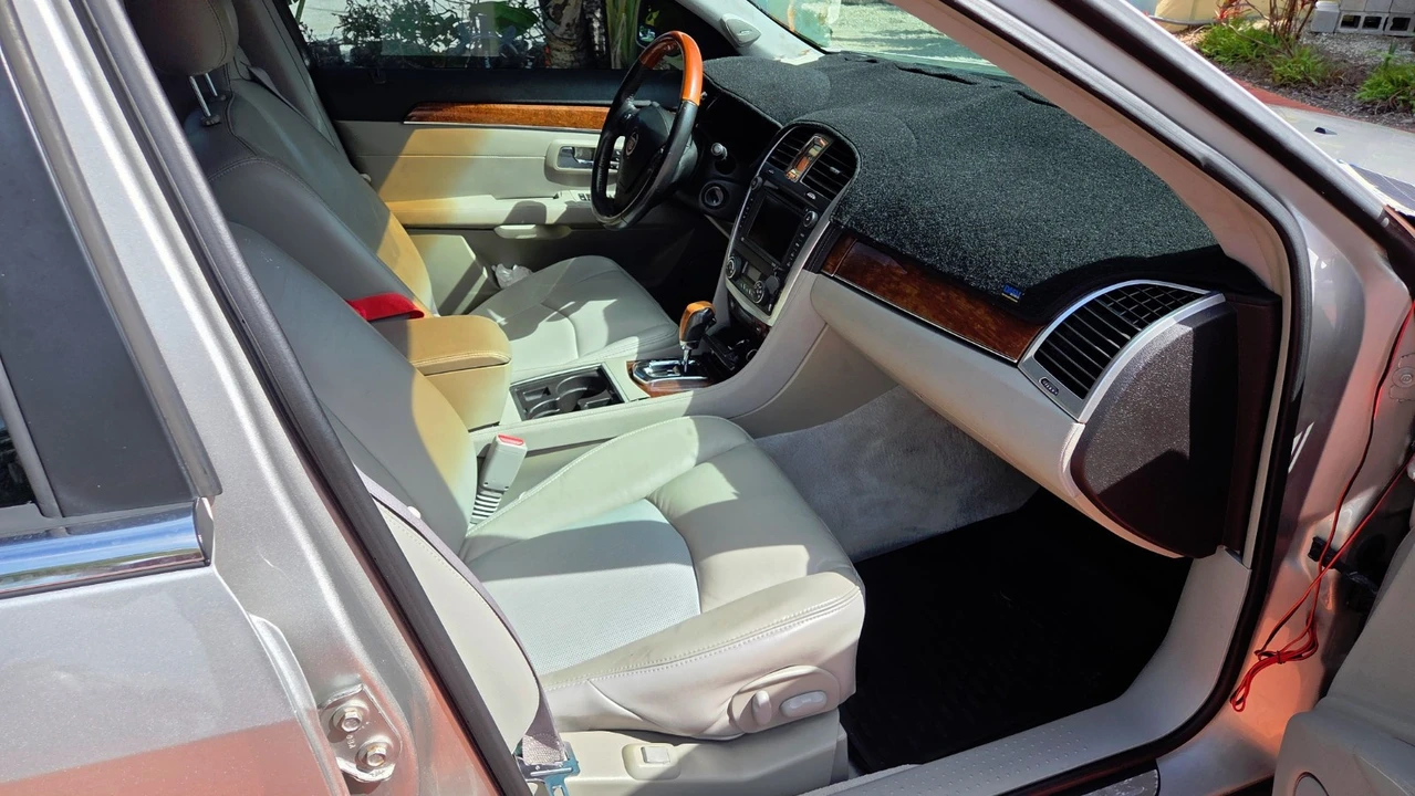 2007 Cadillac SRX - Image 8 of 15
