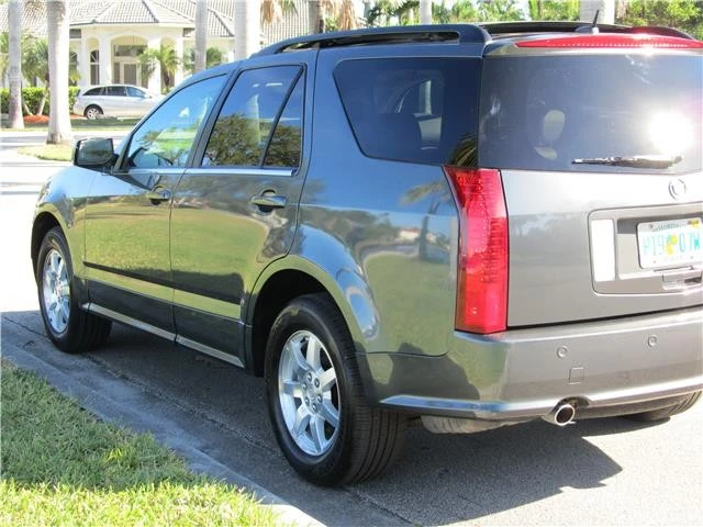 2007 Cadillac SRX - Image 10 of 12
