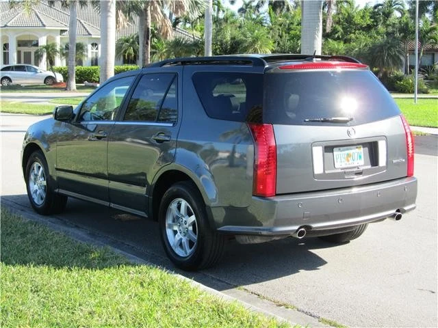 2007 Cadillac SRX - Image 9 of 12