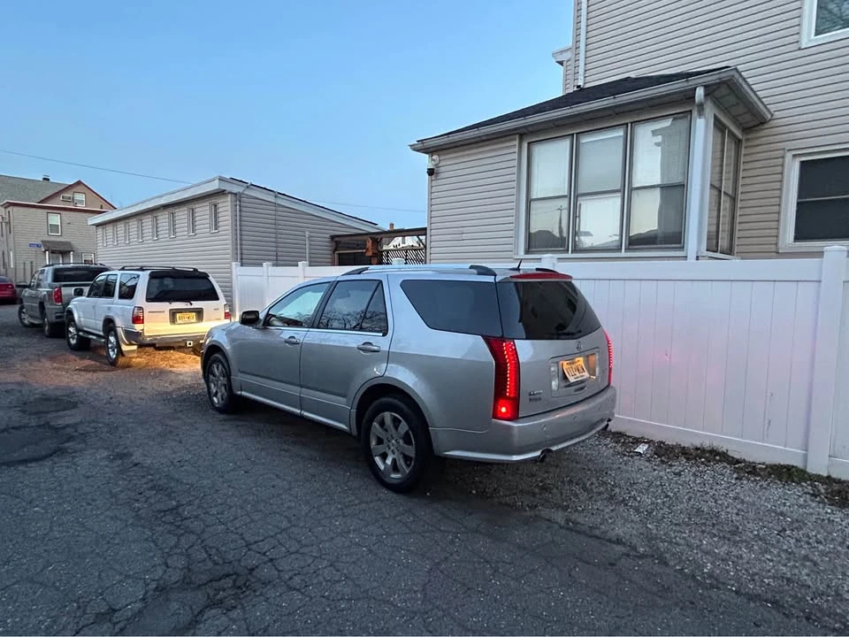 2007 Cadillac SRX - Image 3 of 7
