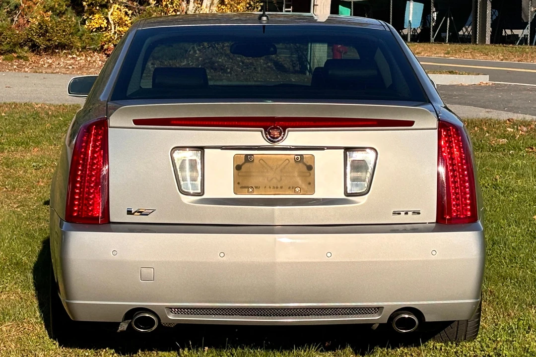 2007 Cadillac STS-V - Image 5 of 31