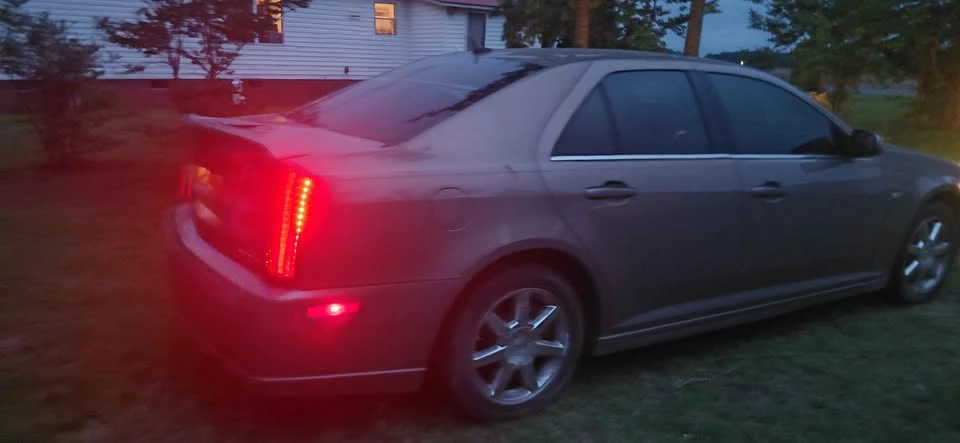 2007 Cadillac STS-V - Image 3 of 11