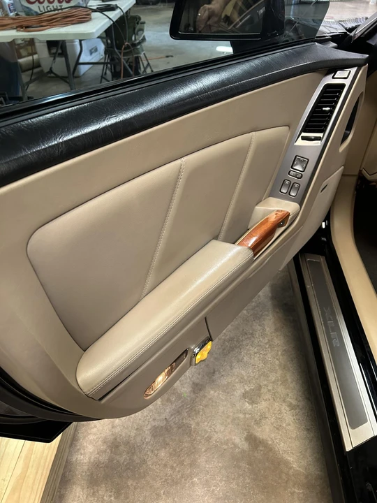 2007 Cadillac XLR - Image 24 of 31