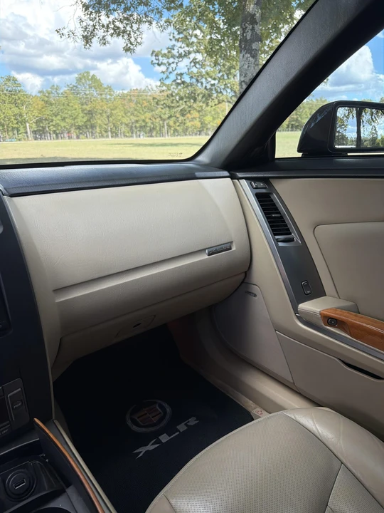 2007 Cadillac XLR - Image 25 of 31