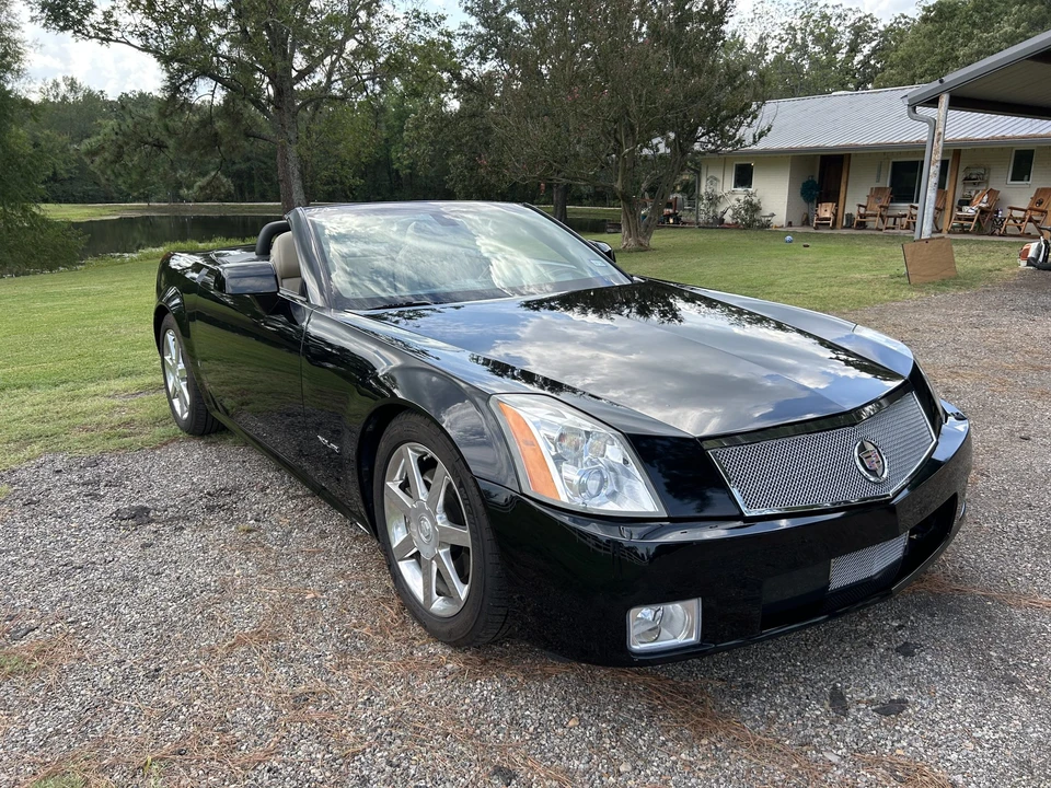 2007 Cadillac XLR - Image 3 of 31