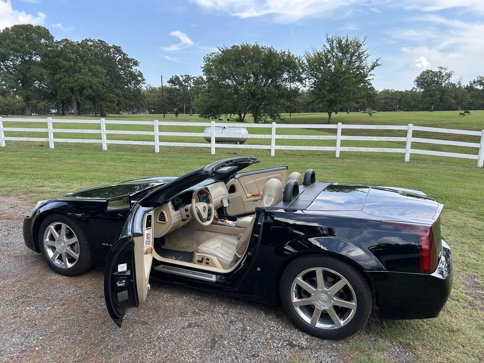 2007 Cadillac XLR - Image 11 of 31
