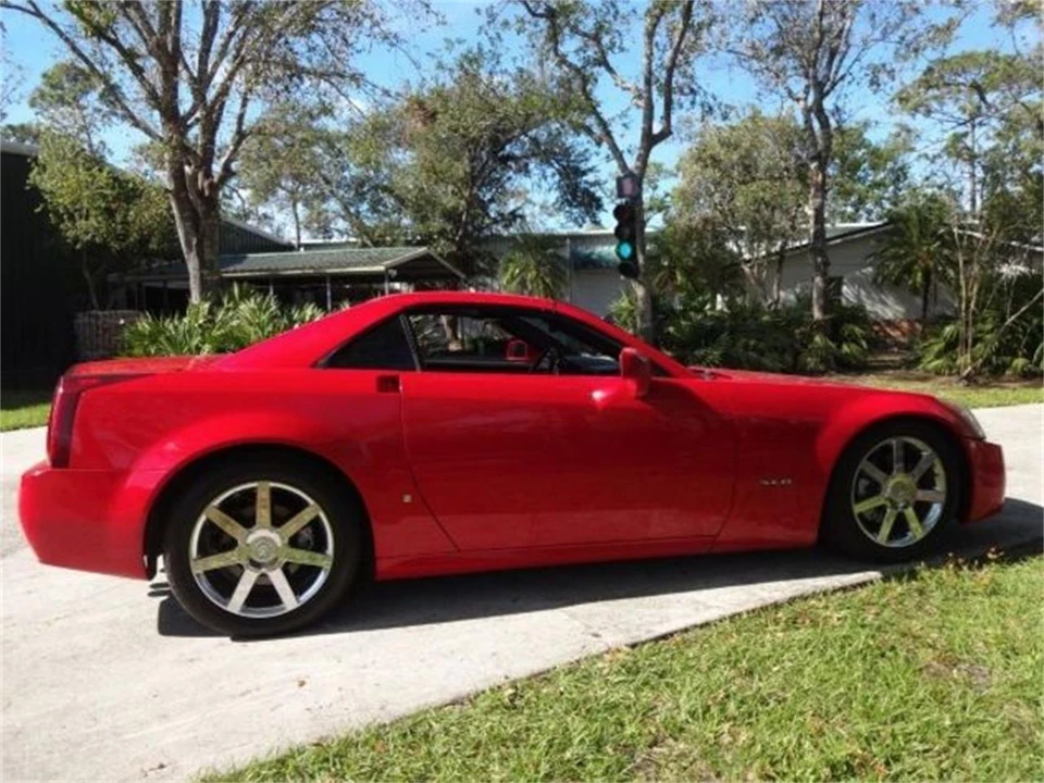 2007 Cadillac XLR - Image 16 of 28