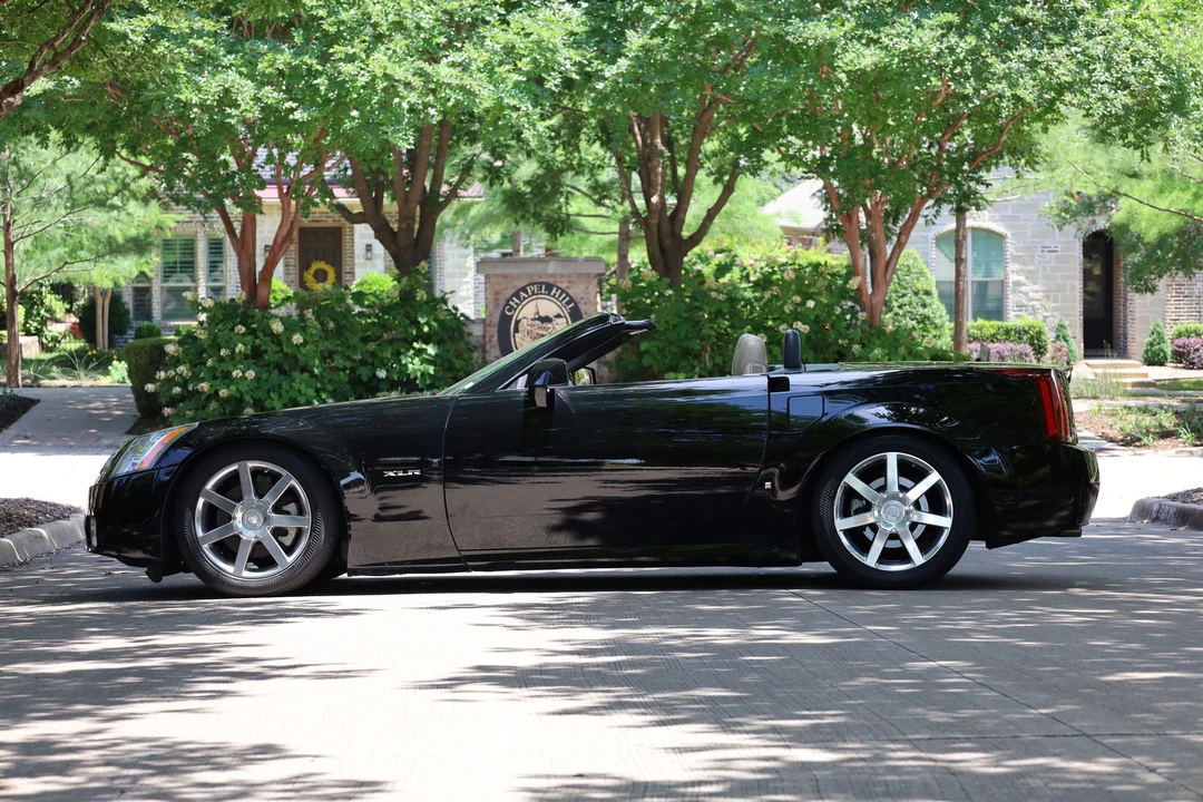2007 Cadillac XLR - Image 7 of 31