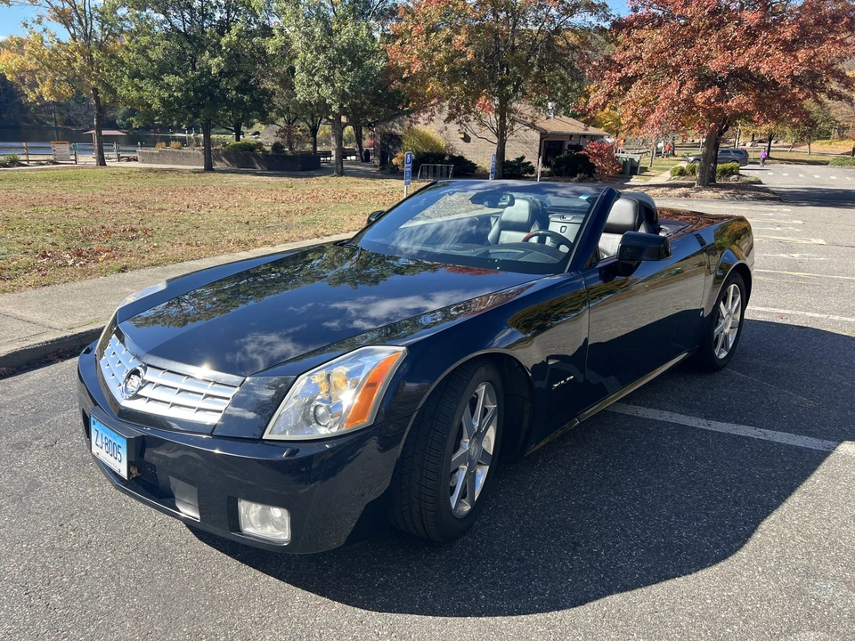 2007 Cadillac XLR - Image 2 of 31